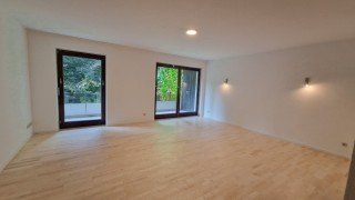 Hauptbild D-Oberkassel, Rheinallee Top 2-Zimmer-Wohnung mit Einbauküche, Balkon mit Grünblick