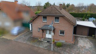 Hauptbild +++ VERKAUFT +++ Freistehendes Einfamilienhaus mit Garage, Carport & wunderschönem Garten