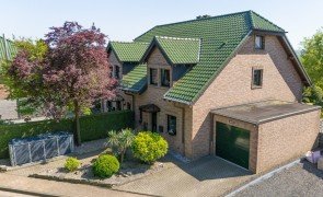 Hauptbild +++ VERKAUFT +++ Lichtdurchflutete Design-Doppelhaushälfte in Toplage - Luxusausstattung und sonniger Gartren